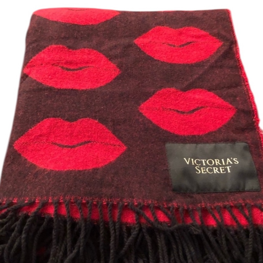 Victoria Secret red & black lip print blanket with fringe great throw